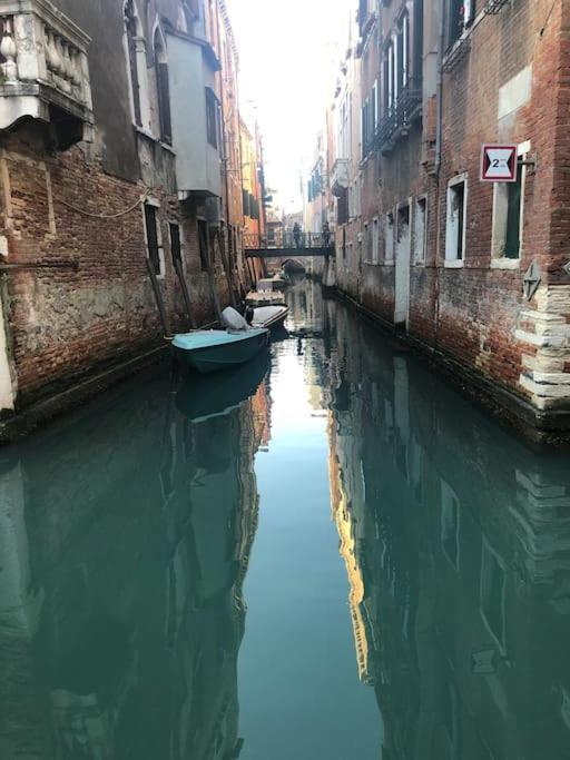 Walk On The Water ✧ 5 Minutes To Rialto Bridge Apartment Veneţia Exterior foto